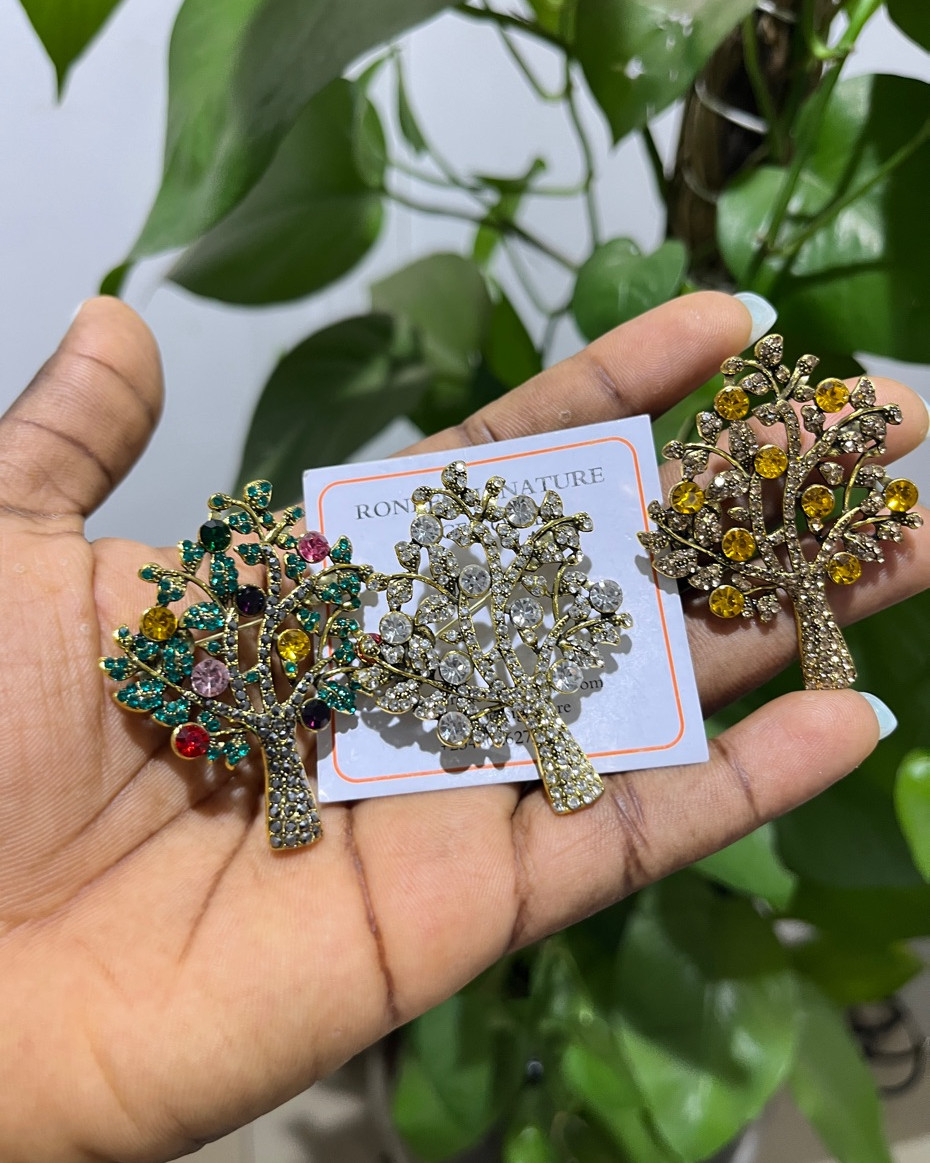 RB280 Vintage Brooch | Ronbee Signature. Your Elegance
